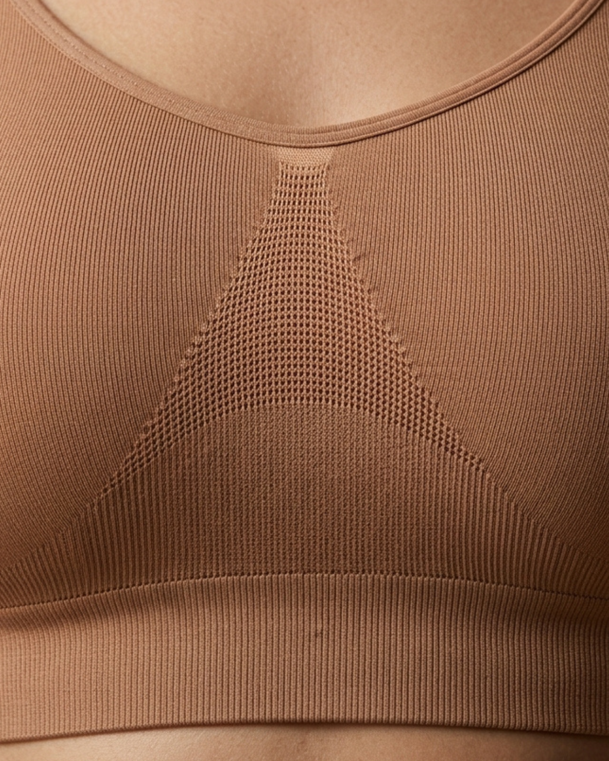 Seamless ribbed fabric detail
